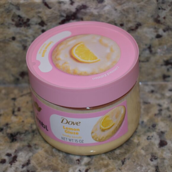 Dove x Crumbl Lemon Glaze Body Scrub - 15 oz - Picture 2 of 3